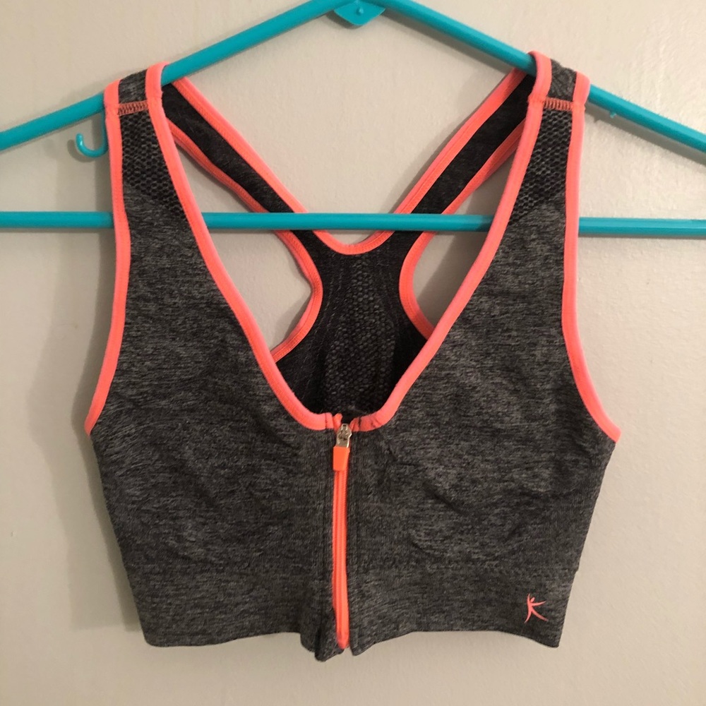 sports bra